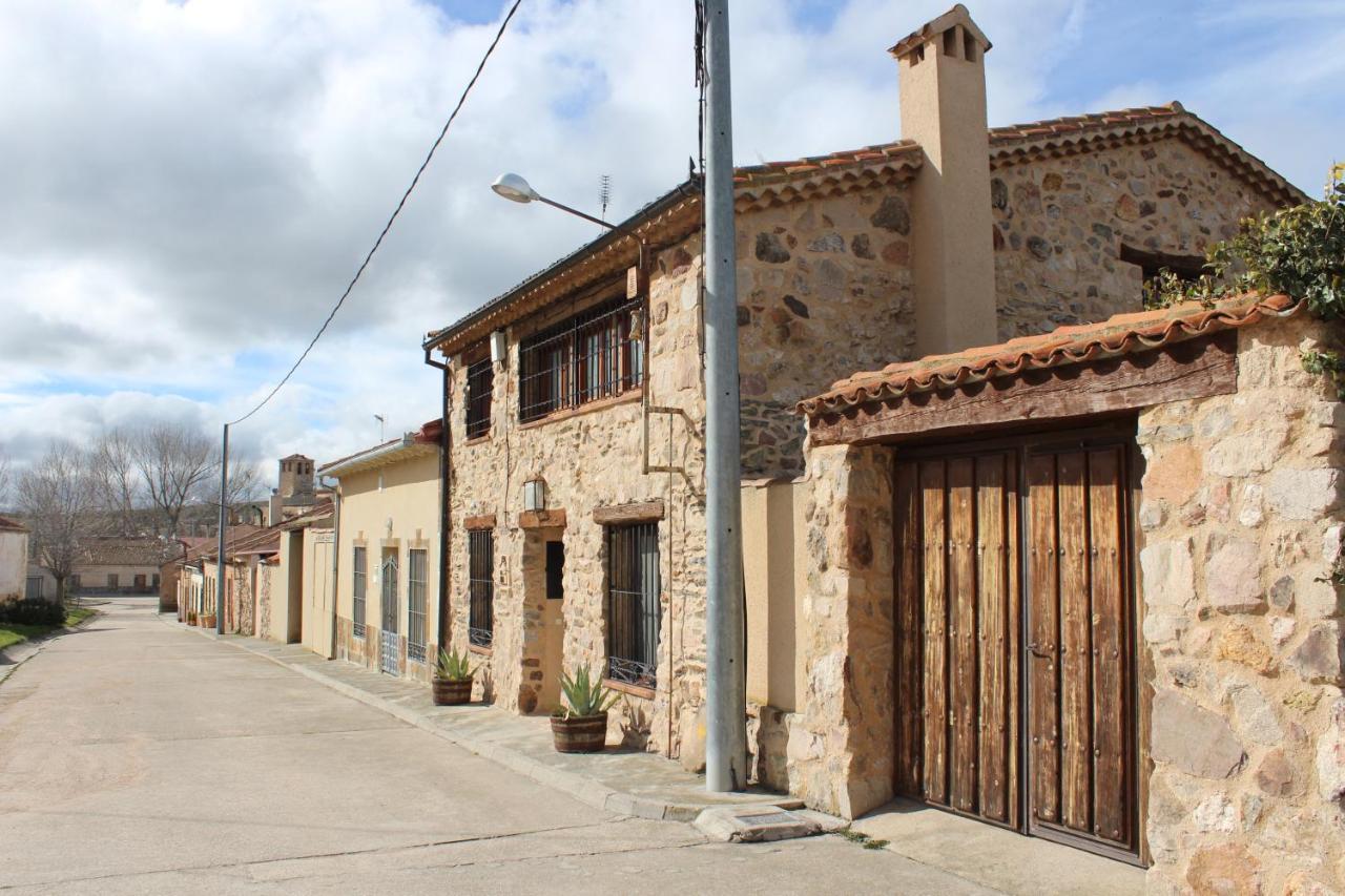 Affittacamere Camino Del Prado Santa Maria la Real de Nieva Esterno foto